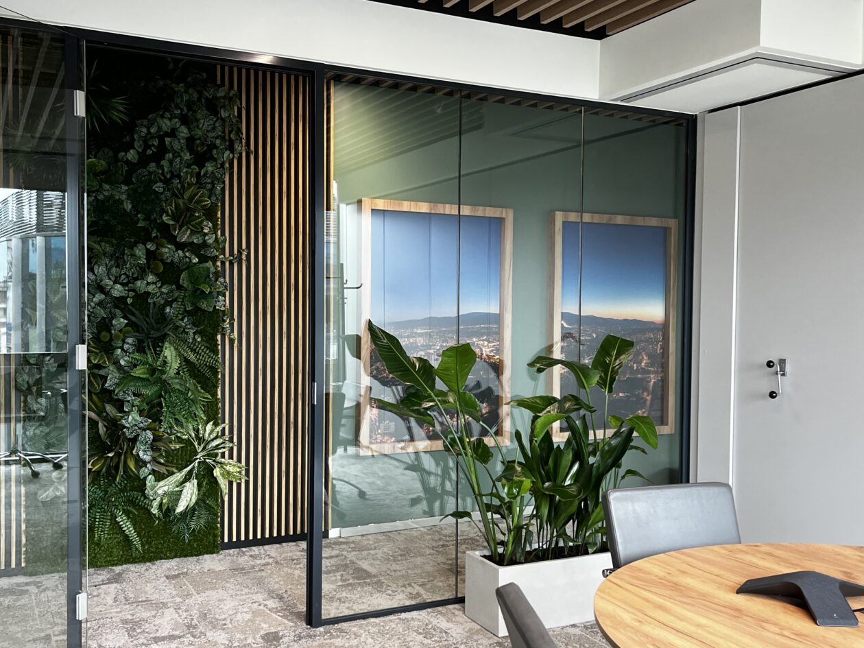 2CDDA2B1-15ED-4313-B985-8FDB0F33E518